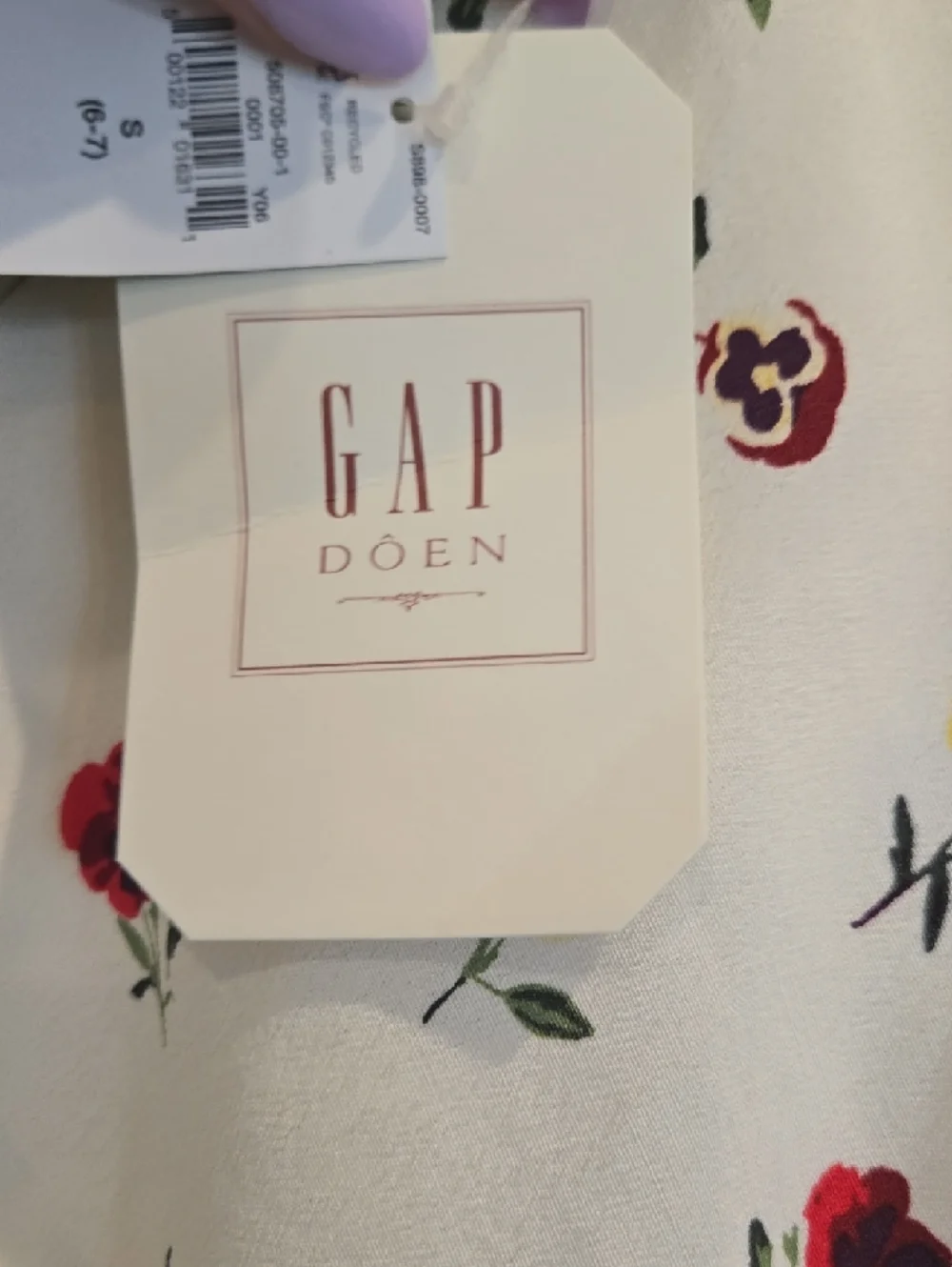 GAP skirt scattered
